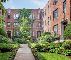 Building Photo - 105 Longwood Ave