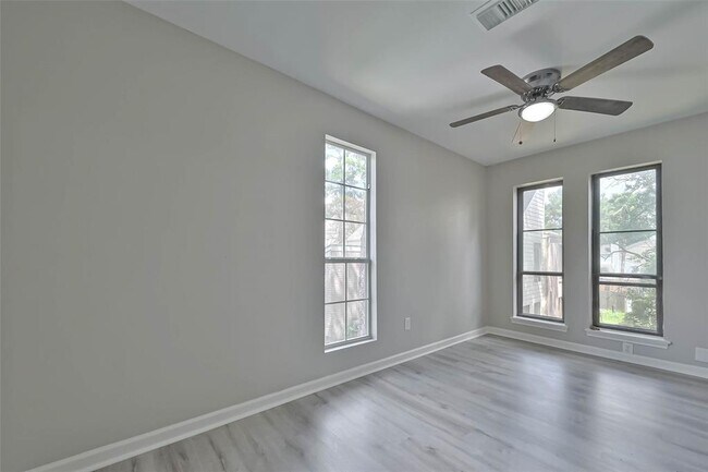 Building Photo - 17805 Villa Way Dr