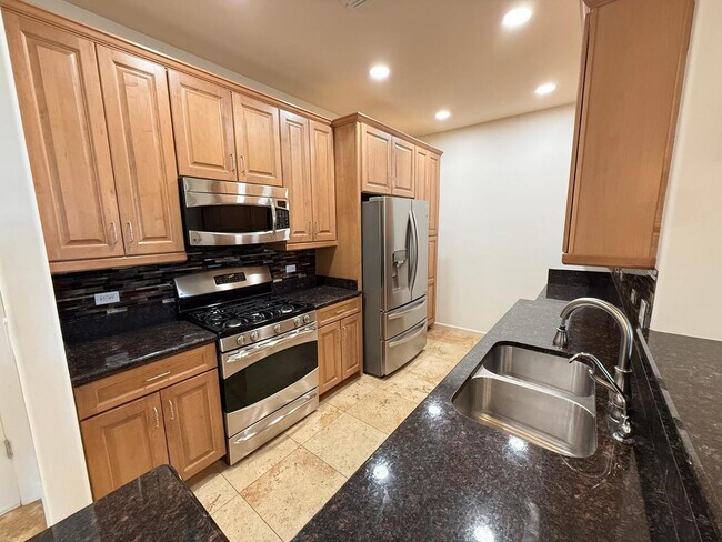 Building Photo - 7291 N Scottsdale Rd