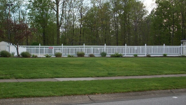 Building Photo - 4630 Cox Dr