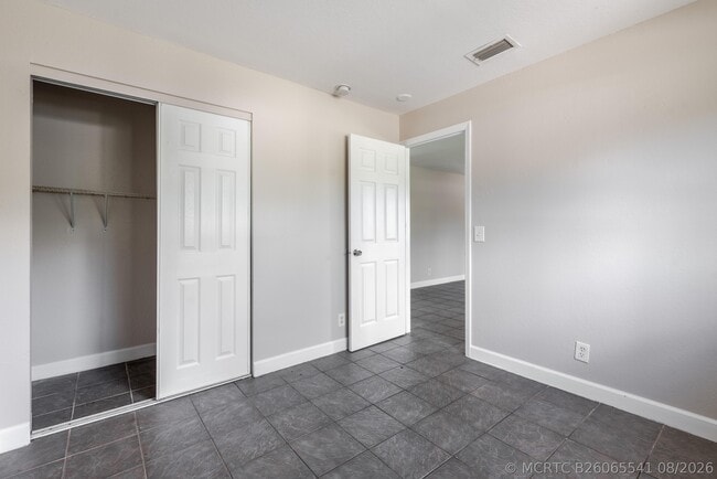 Building Photo - 3482 48th Ln S