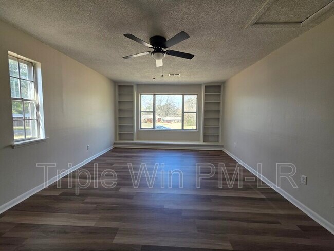 Building Photo - 1408 Johnson St