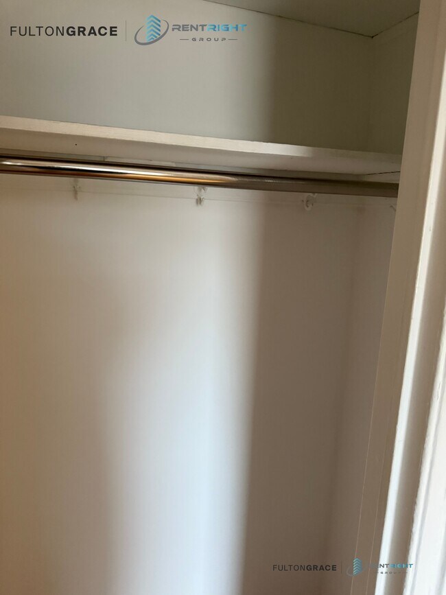 Building Photo - 534 W Stratford Pl