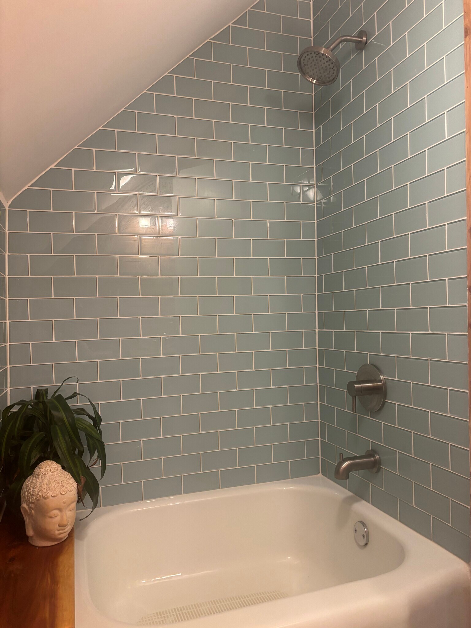 Building Photo - 44 W River Dr