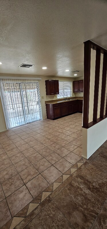 Building Photo - 2611 W Vereda Verde