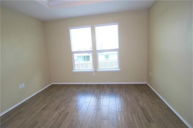 Building Photo - 5704 Knoll Pines Pass