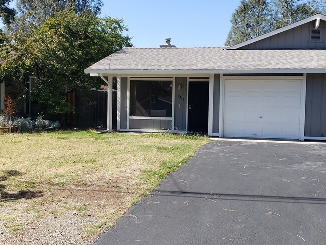 Building Photo - Nice, Cute and Clean!!!