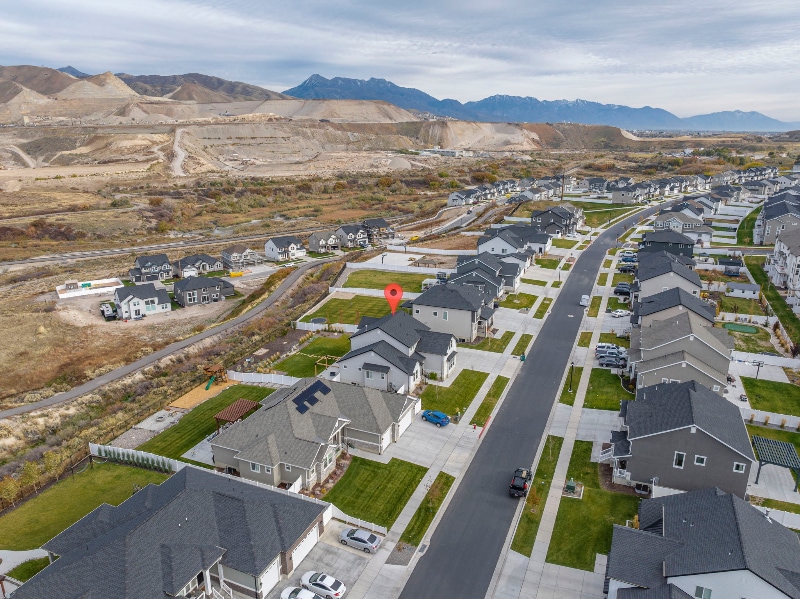 Building Photo - 16037 S Coupler Ln