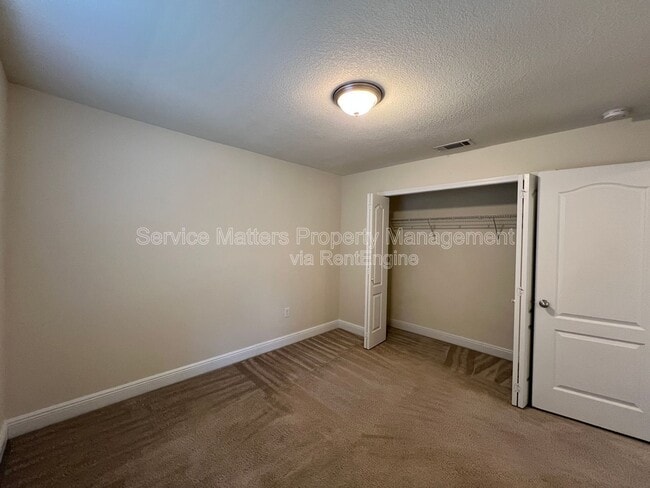 Building Photo - 7037 Season Dr