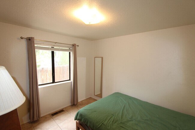 Building Photo - 3270 S Little Dr