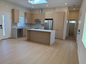 Building Photo - 100 Loma Vista Ct