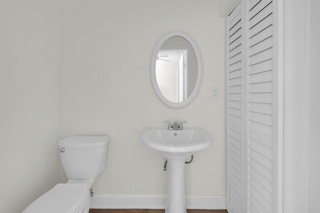 Building Photo - 632 E 38th St