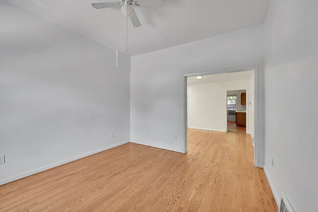 Building Photo - $1,445.00 - 1 Bedroom, 1 Bathroom, Multipl...
