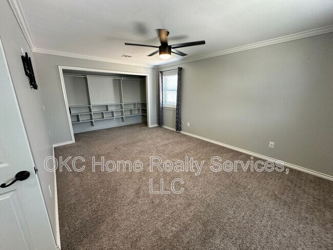 Building Photo - 1162 N Eagle Ln
