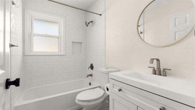 Building Photo - 2118 Fordham Ln