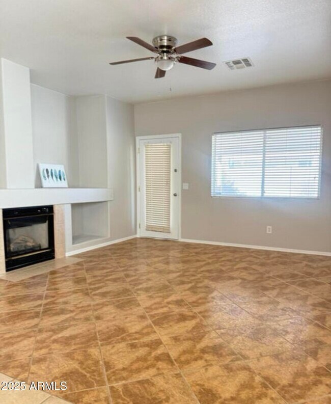 Building Photo - 12524 W Adams St