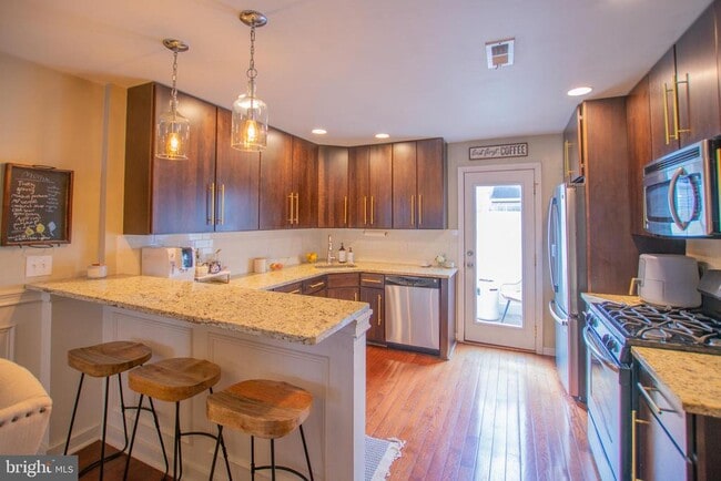 Building Photo - 140 Mercy St