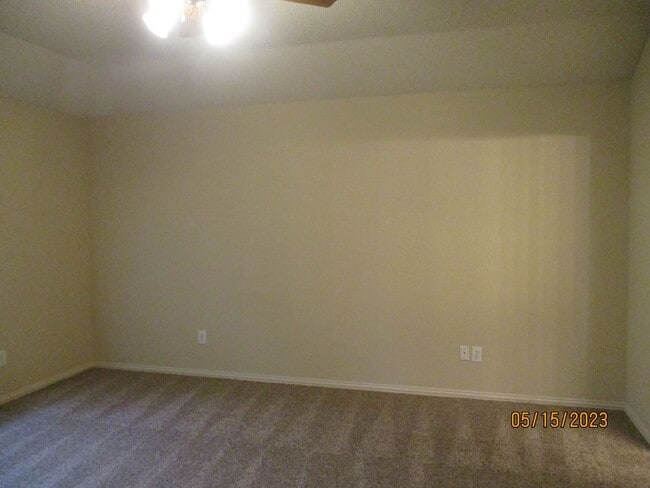 Building Photo - 5900 Silverpoint Ct