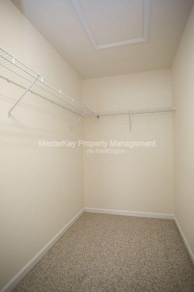 Building Photo - 118 Darley Dale Loop