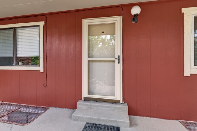 Building Photo - 266 W Rockrimmon Blvd