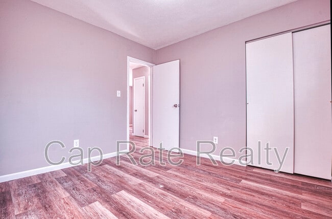 Building Photo - 2735 Joyce Ave