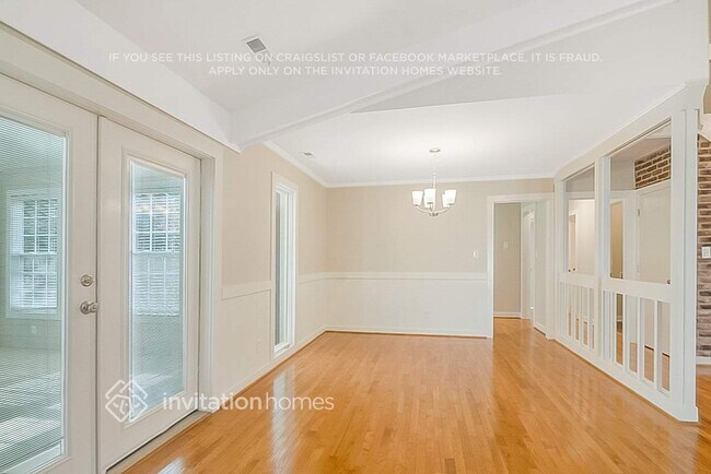 Building Photo - 911 Buckingham Rd