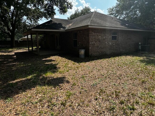 Building Photo - Milton Home For Rent