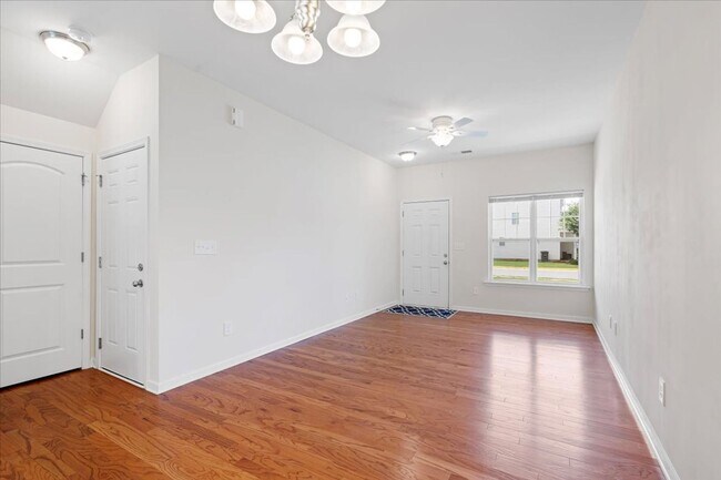 Building Photo - 10312 Cloyne Ct
