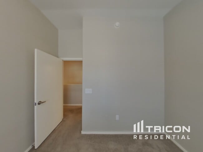 Building Photo - 17365 N Cave Creek Rd