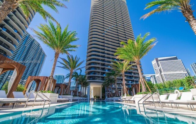 Building Photo - 801 S Miami Ave