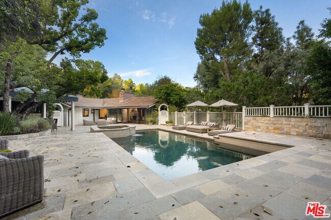 Building Photo - 7692 Woodrow Wilson Dr