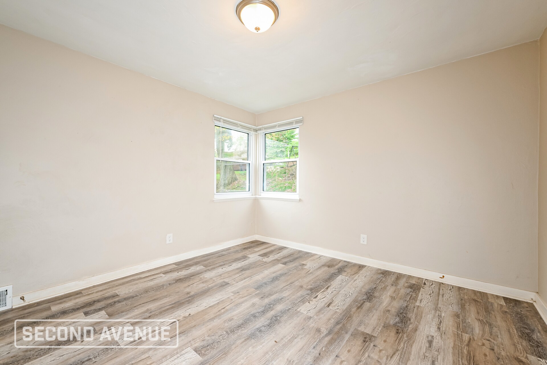 Building Photo - 223 Auburn St