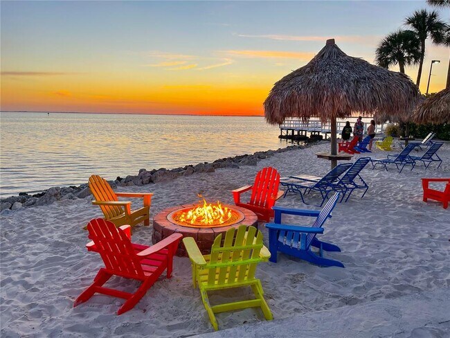 Building Photo - 2506 N Rocky Point Dr