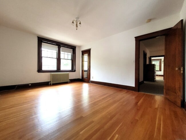 Building Photo - 826 State St