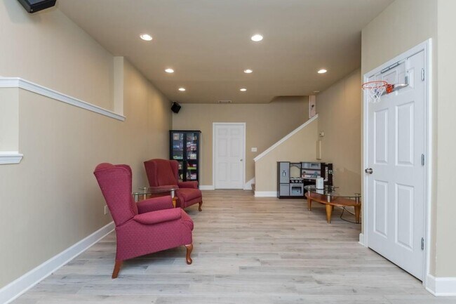 Building Photo - 1231 Wildcliff Cir