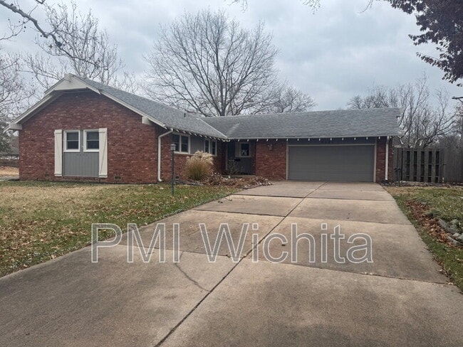 Primary Photo - 9601 W Tee Ln