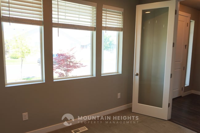 Building Photo - 3977 W Penstemon Wy