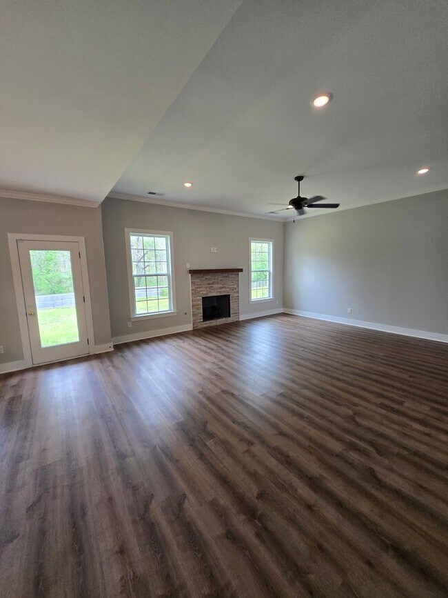 Building Photo - Modern and Spacious 4 bedroom home in Olive Branch for Lease