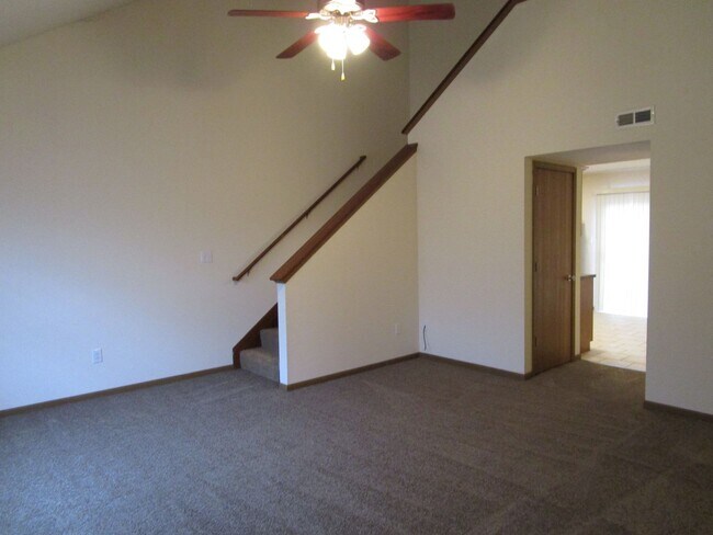 Building Photo - 501-503-503 Glenstone Dr