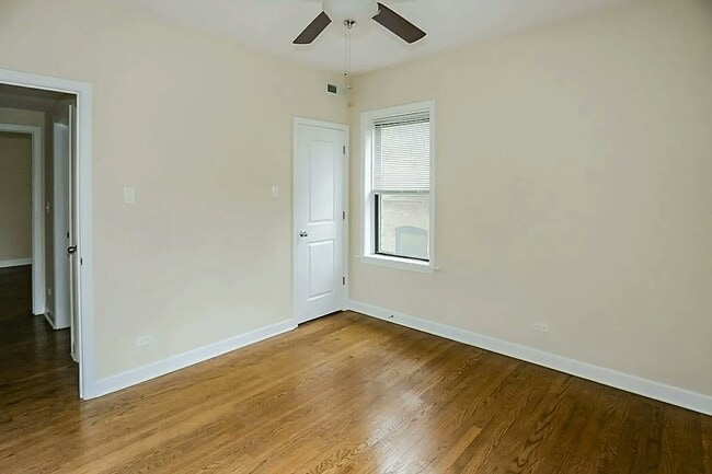 Building Photo - 1831 W Leland Ave