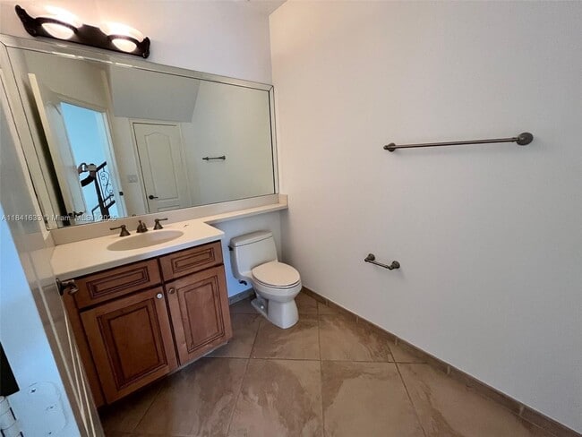 Building Photo - 4513 Artesa Way S