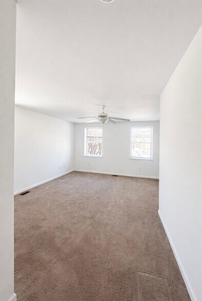 Building Photo - 101 Main St