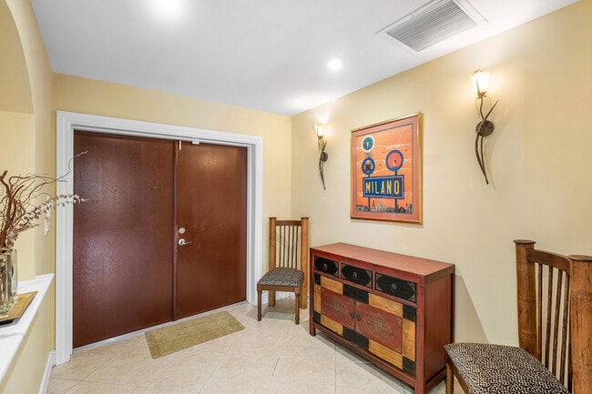 Building Photo - 3509 NW 26th Ct