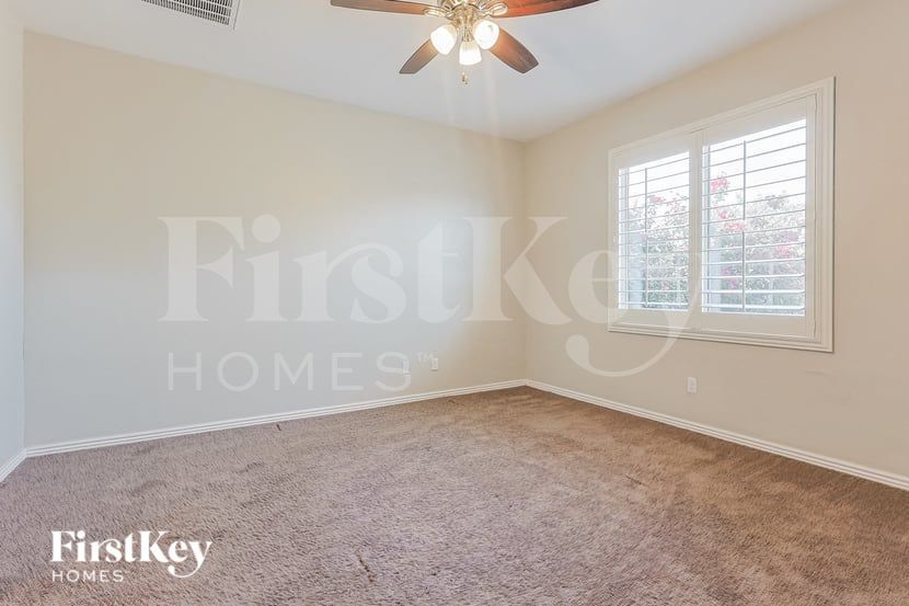 Building Photo - 20392 N Mac Neil St