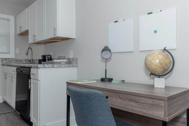 Building Photo - 3518 Roswell Rd NE