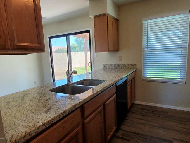 Building Photo - 5513 W Folley St