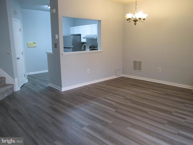 Building Photo - 2004 Travis Point Ct