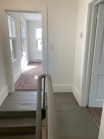 Building Photo - 1031 Hancock St