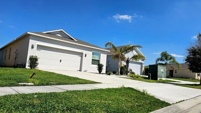 Building Photo - 4353 Desert Rose Ave