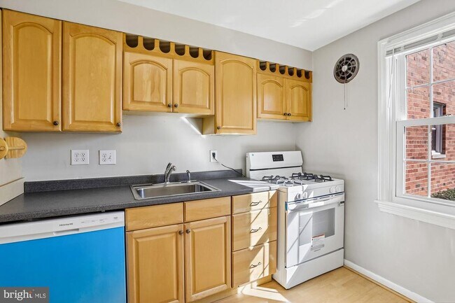 Building Photo - 6507 10th St